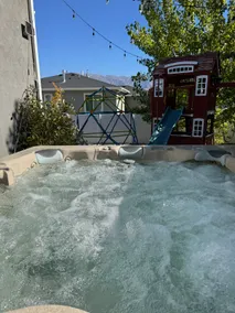 Clean New Home | Hot Tub, Fenced Yard, BBQ, Games - Image 2