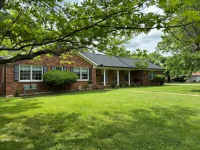 Warm and Cozy Ranch Home - Image 5