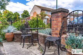 Central Aster House, 3 Bedrooms, Parking - Image 3