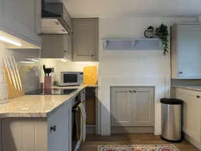 No. 10 - Grade II Townhouse in the Heart of Wells - Image 4