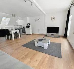 Central, spacious and quiet: your cocoon in Melun - Image 4