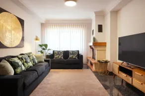 Home Essences- 4 BR/5 Baths/AC /2 Free Parking - Image 2