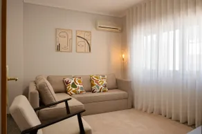 Home Essences- 4 BR/5 Baths/AC /2 Free Parking - Image 3