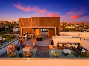 Modern Downtown Retreat with Rooftop Views - Image 2
