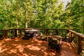 Moody A-frame with hot tub in Red River Gorge - Image 2