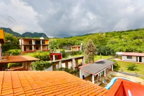 Spacious house + bungalows - Image 5