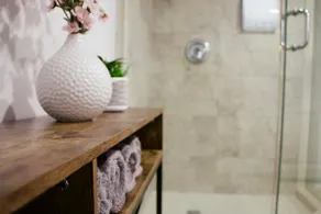 Comfy and clean newly reno home with Pvt parking - Image 5
