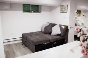 Comfy and clean newly reno home with Pvt parking - Image 3
