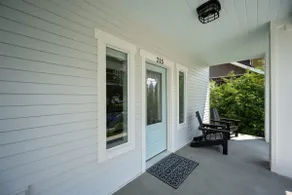 Downtown Dream: 5BR Retreat with Hot Tub & Gym - Image 5