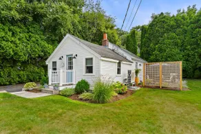 Shore Cottage • Peaceful Coastal Retreat - Image 2