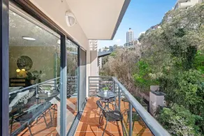 Marvellous Mounts Bay 2BR Apt - Image 4