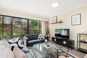 Marvellous Mounts Bay 2BR Apt - Image 2