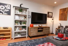 Holly Hideaway - Image 3