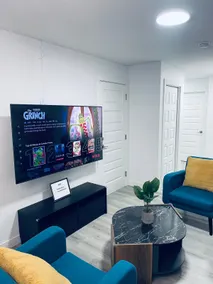 Modern 2 bedroom guest suite - Image 2