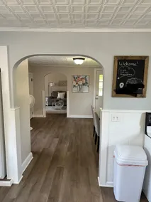 Comfy Classic Cute Apartment - Image 4