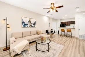 Modern, Gated apart w/ POOL! King Bed! - Image 3