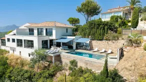 Villa de Prestige 5* vue Epoustouflante sur les Iles d'or-Clim-Piscine -8P-Calme - Image 4