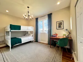 Downtown in Great Area: Walkable & Family-Friendly - Image 5