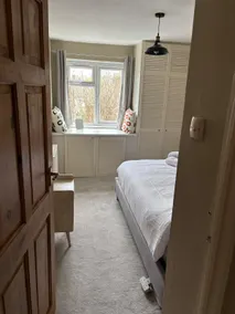 Town centre flat in Guildford - Image 3