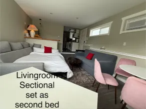 Private Queen suite with kitchen, sleeps 1-4 - Image 3