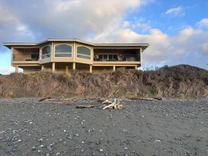 Queen Bee - Beach Front w/ Vast Ocean Views, Spa - Image 2