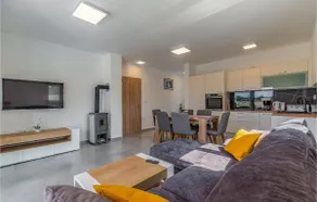 Beautiful Home In Pula - Image 5