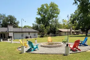 Large Yard with Firepit, BBQ, Volleyball Court - Image 2