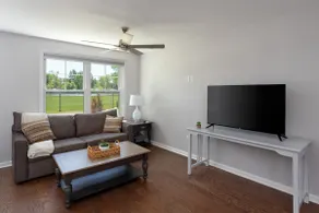 Lakeside Vibe- Close to Highmark Stadium - Image 4