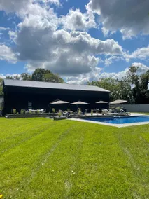 4bed/4.5bath Lux Farmhouse/Pool/Gym/5 min from SU - Image 2