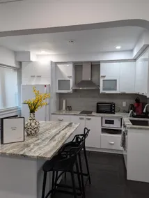 Cozy N Clean newly renovated home with Pvt parking - Image 3