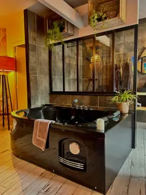 Romantic getaway - champagne included - Image 4
