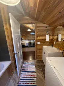 Cozy Cabin. No cleaning fee. No pets - Image 4