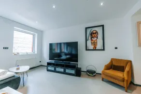 Large Apartment – Ground Floor Large Garden - Image 5