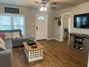 Fort Smith Cottage Getaway 2 Bedroom Home -Airport - Image 5