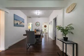 3BR Home • 10 min Downtown • Parking x5 - Image 4