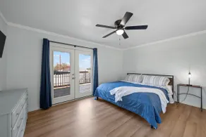 Renovated Lake View Retreat - Image 5
