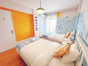 Panoramic view 2BR apt, free parking, airport 15’ - Image 4