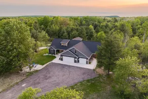 Great location! New 1 bed/1 bath in Fish Creek, WI - Image 2