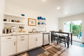 Great location! New 1 bed/1 bath in Fish Creek, WI - Image 3