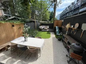 Modern apartment (105m) with garden in city centre - Image 3