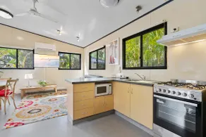 2 Bedroom Superior Pet Friendly Cabin - N - Image 4