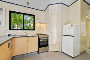 2 Bedroom Superior Pet Friendly Cabin - N - Image 5