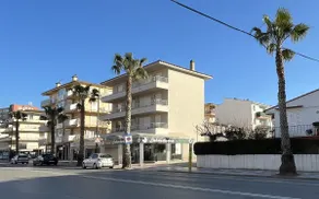 CENTRAL AND RENOVATED APARTMENT, 100m FROM THE BEACH - Image 5
