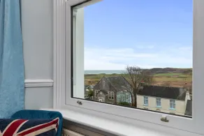 Penalun House - Beautiful Sea Views - Image 2