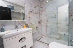 Secure, quiet apartment - Image 5
