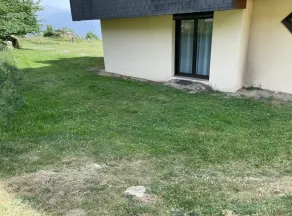 Cozy apartment overlooking a quiet garden level - Image 2