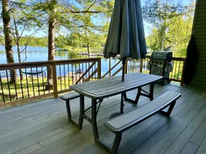 Hot Tub Lakefront Retreat | Arcade & Games - Image 3