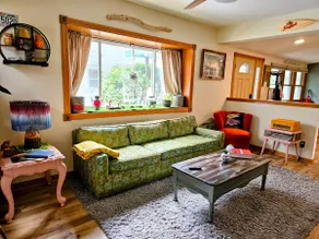 Nostalgic Retro Cottage-Faye's Place-Fully Fenced - Image 4