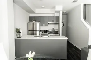 Rooftop Patio 2BR • 5 mins to Falls • Free Parking - Image 3
