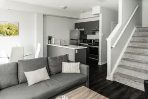 Rooftop Patio 2BR • 5 mins to Falls • Free Parking - Image 2